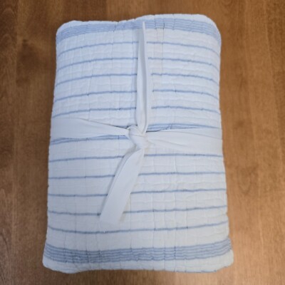 POTTERY BARN FILLMORE STRIPED REVERSIBLE QUILTED SHAM (1) KING ~ WHITE/CHAMBRAY-image