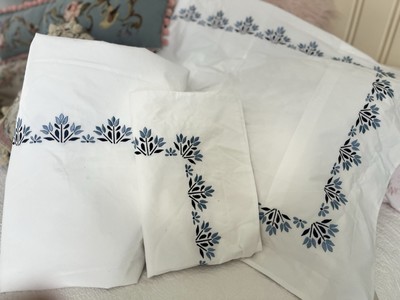 🌷POTTERY BARN QUEEN Duvet & 2 Shams Blue embroidered BLOSSOM Organic Cotton-image