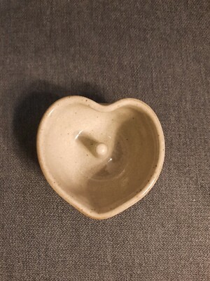 Handmade Studio Pottery Stoneware Heart-shaped Apple Baker / Ring Holder-image