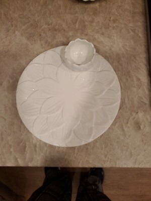Set Of 6 White Ceramic Artichoke Plates With White Ceramic Dipping Sauce Holders-image