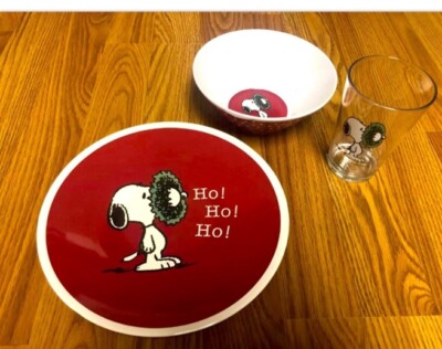 New Pottery Barn Kids Snoopy Christmas Plate Cup Bowl Set.-image