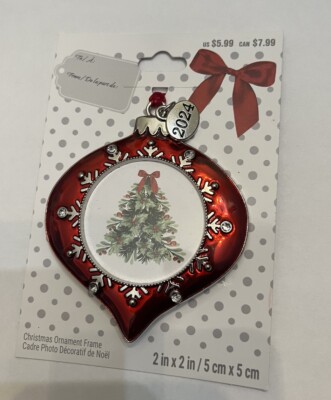 2024  Metal Mini Photo.  Onion Christmas Ornament. Silver & Red By Studio Decor-image