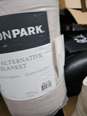 Madison Park Windom Lightweight Down Alternative Blanket with Satin Trim-image