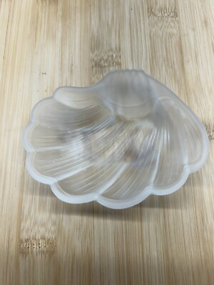 VTG Frosted White Art Glass Shell Shaped Thick Trinket Soap Jewelry etc.-image