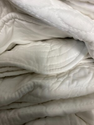 Madison Park Tuscany Coverlet Set w/Two Shams Full/Queen White Brand New in Case-image