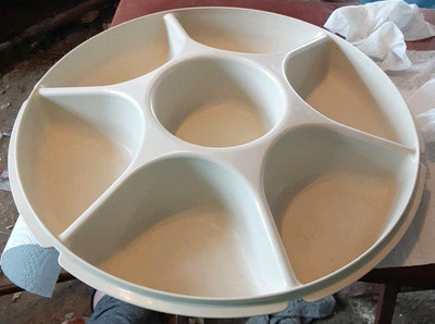 Vintage Tupperware Veggie Chip Dip Divided Serving Tray  Almond -image