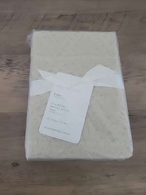Pottery Barn Euro Diamond Matelasse Sham. Beige. New With Tags-image
