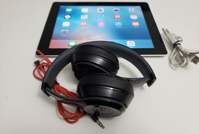 Apple ipad 2nd generation 16gb wifi And Beats By Dr Dre Solo 2 Wired.. -image