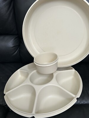 Tupperware Chip N Dip Party Snack Bowl, 3 Piece Bowl Set, Vintage ‘70's Almond-image